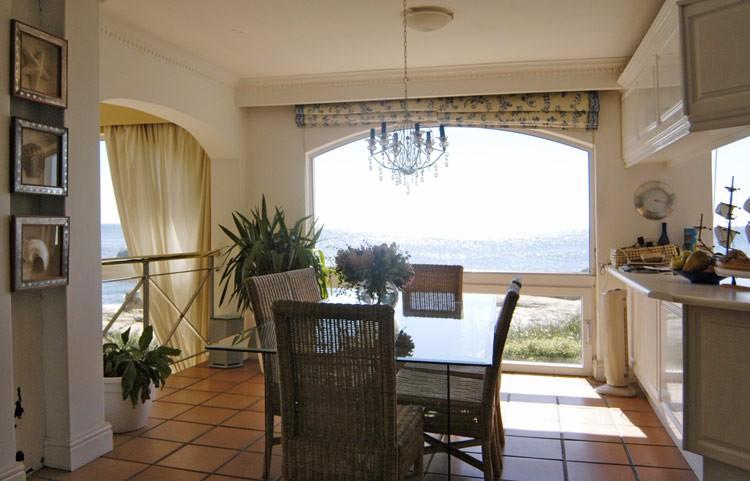 To Let 4 Bedroom Property for Rent in Llandudno Western Cape